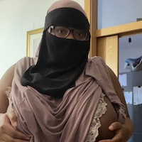 Submissive Muslima